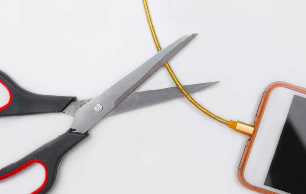 smartphone kabel doorknippen