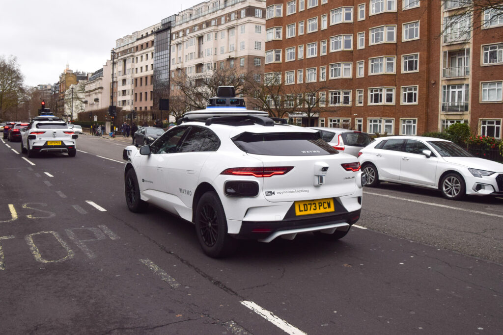 waymo taxi londen